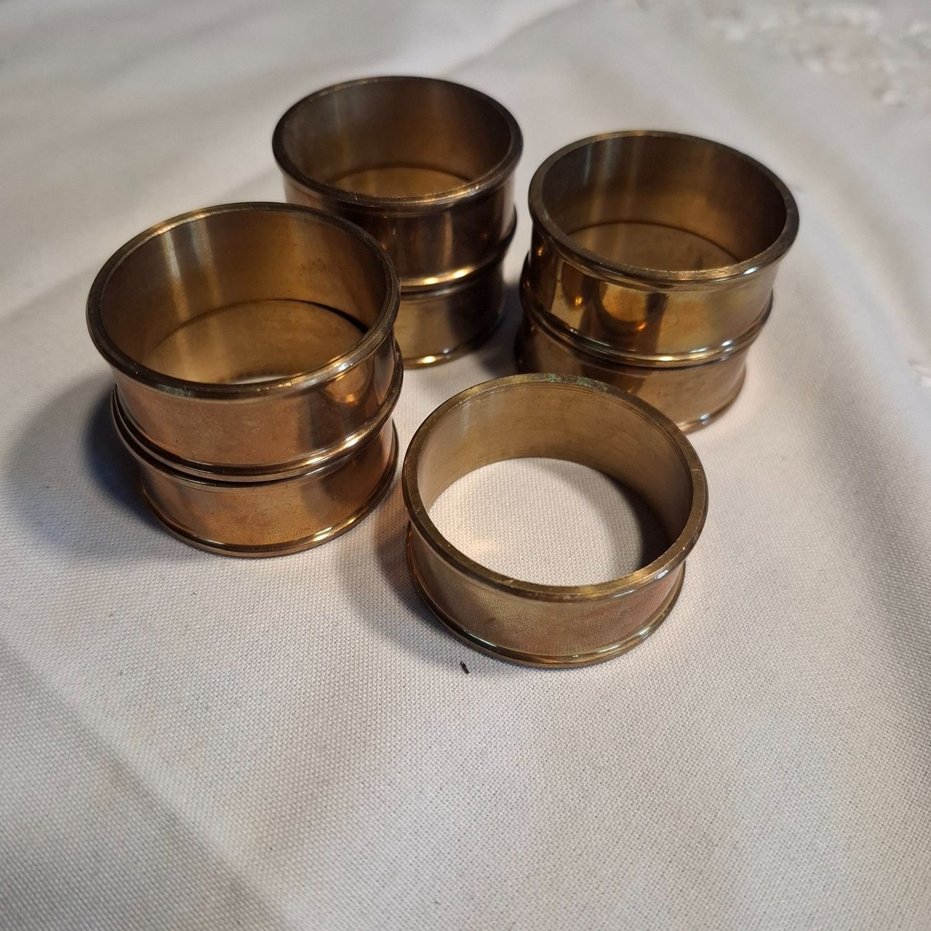 Wandhalterungen: 8 Bronze Servietten Halter – Gebraucht aus Nürensdorf von DANG3REUX 8