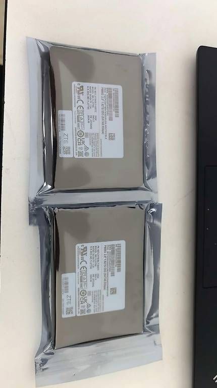 Samsung Disques durs: Samsung PM893 – Neuf avec emballage d'origine à Aeugst am Albis par tbc_swiss