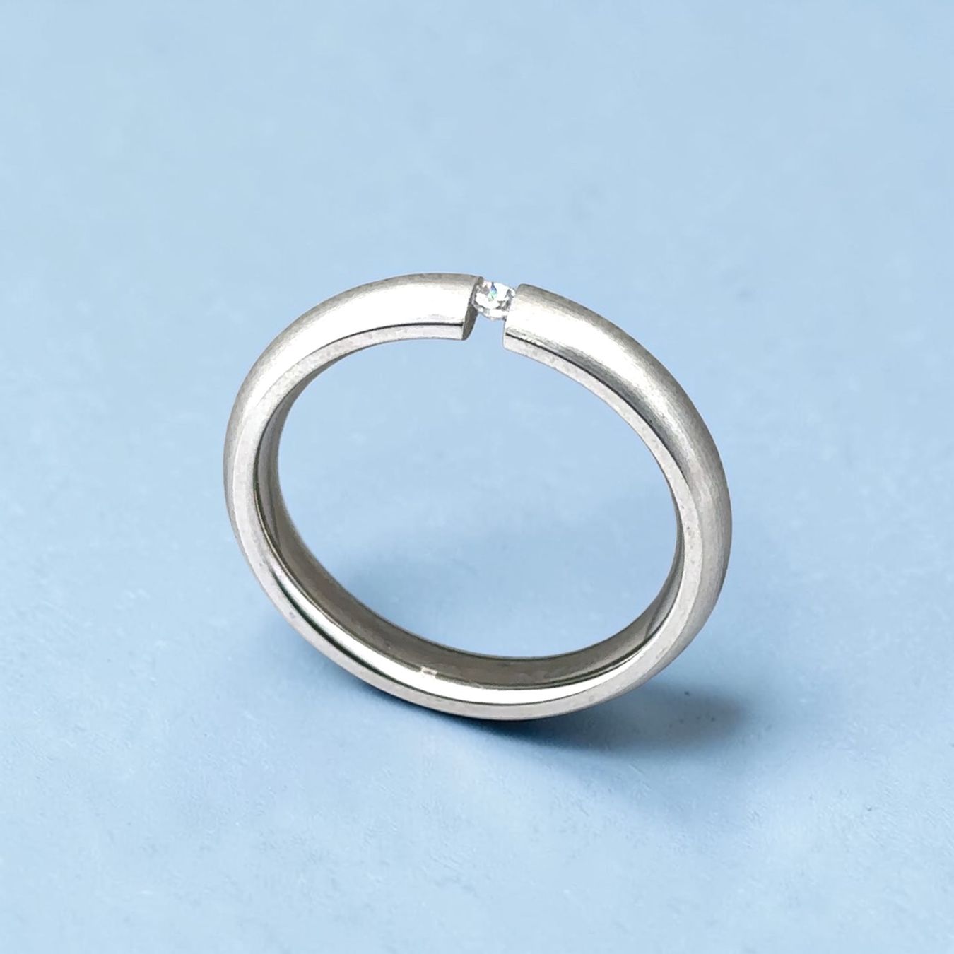 Olga Ribler Anelli: Edelstahlring mit Zirkonia Gr. 58.5 – Nuovo (secondo la descrizione) da Luzern venduto da MonikaS03 1
