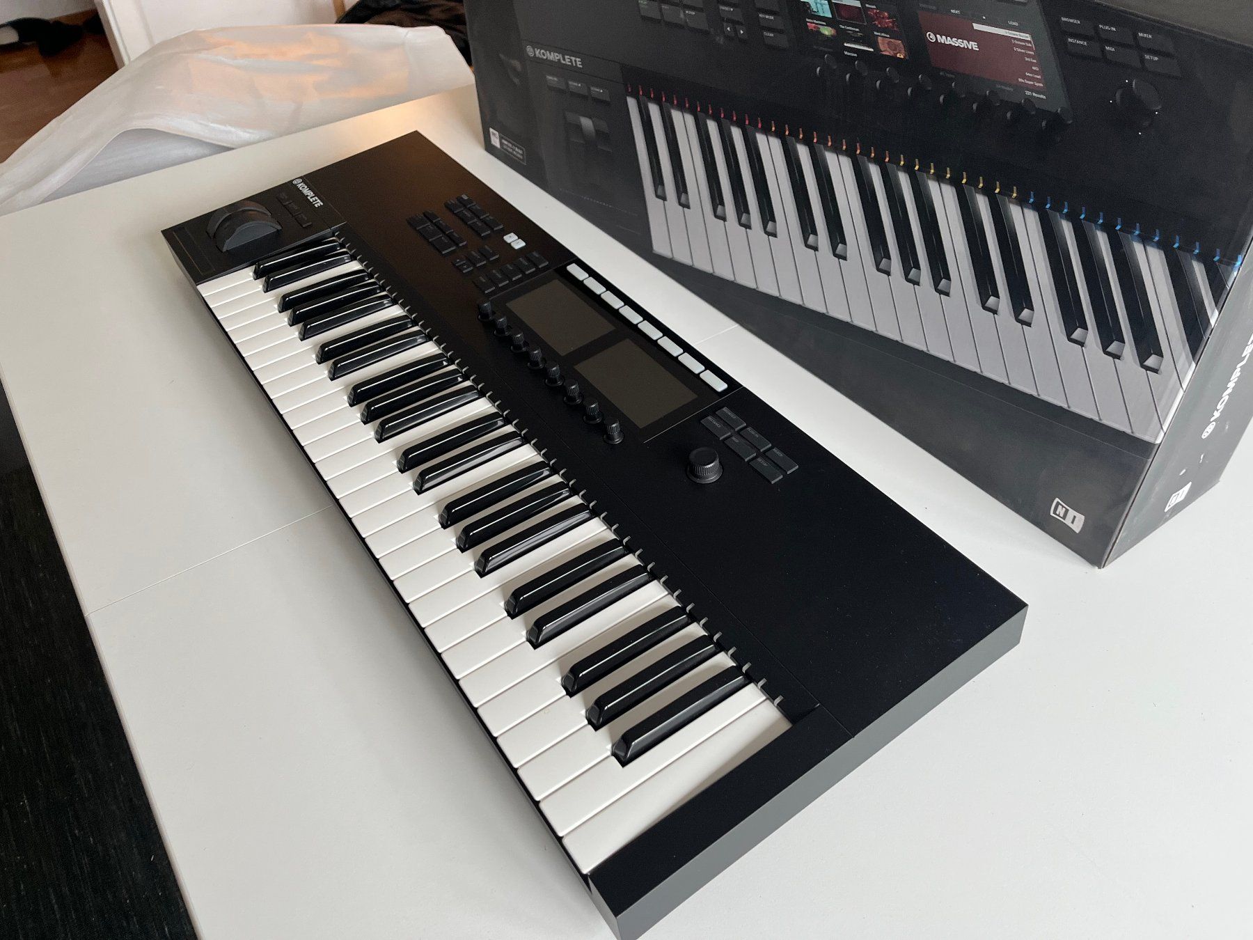 Native Instruments Strumenti musicali: Native Instruments Komplete Kontrol S49 mk2 – MIDI Keyboard – Usato da Zürich venduto da nik_nj6b 3