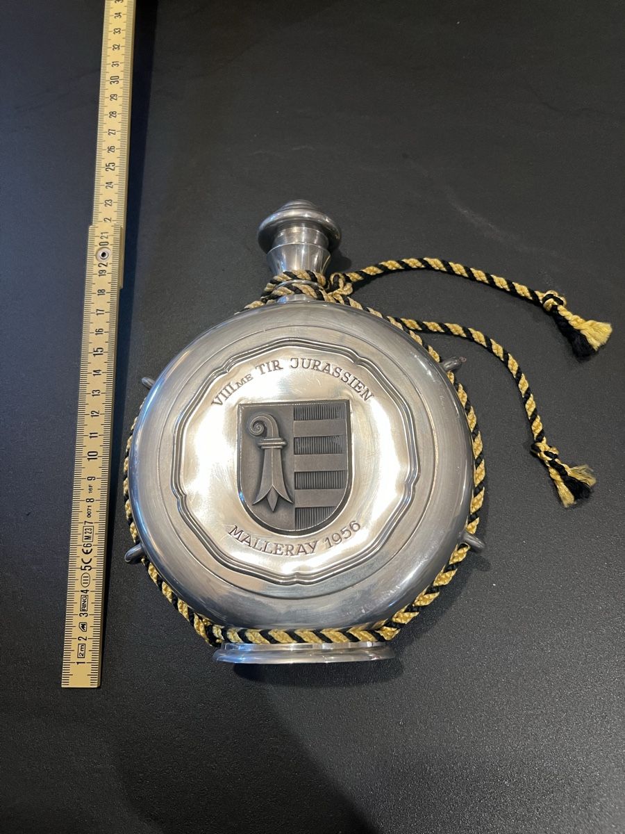 Tutte le decorazioni: Trinkflasche aus Zinn – Usato da Lyss venduto da Schmuggler