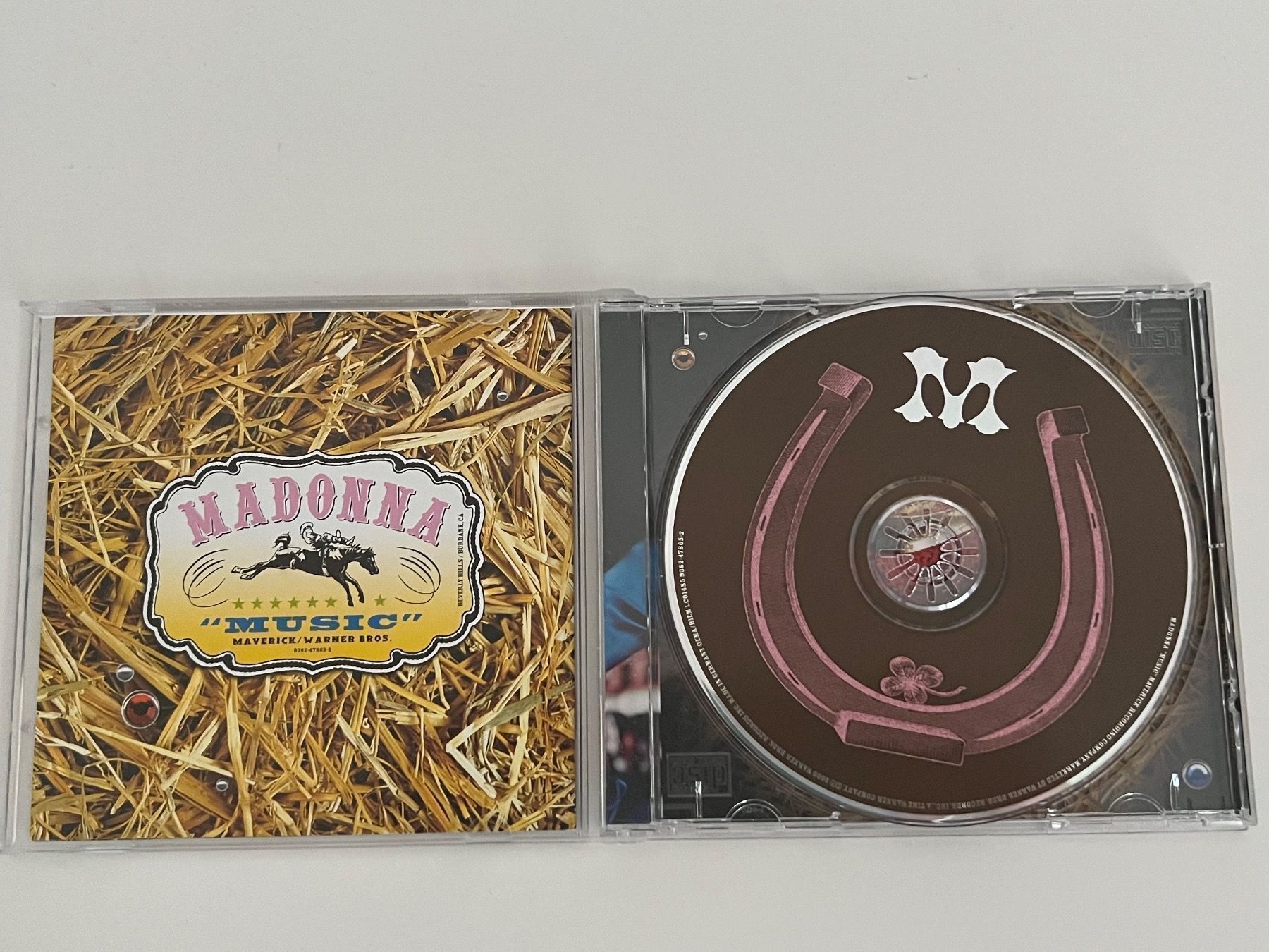 CD: Madonna, Album Music – Usato da Lausanne venduto da Sittingredbull 2