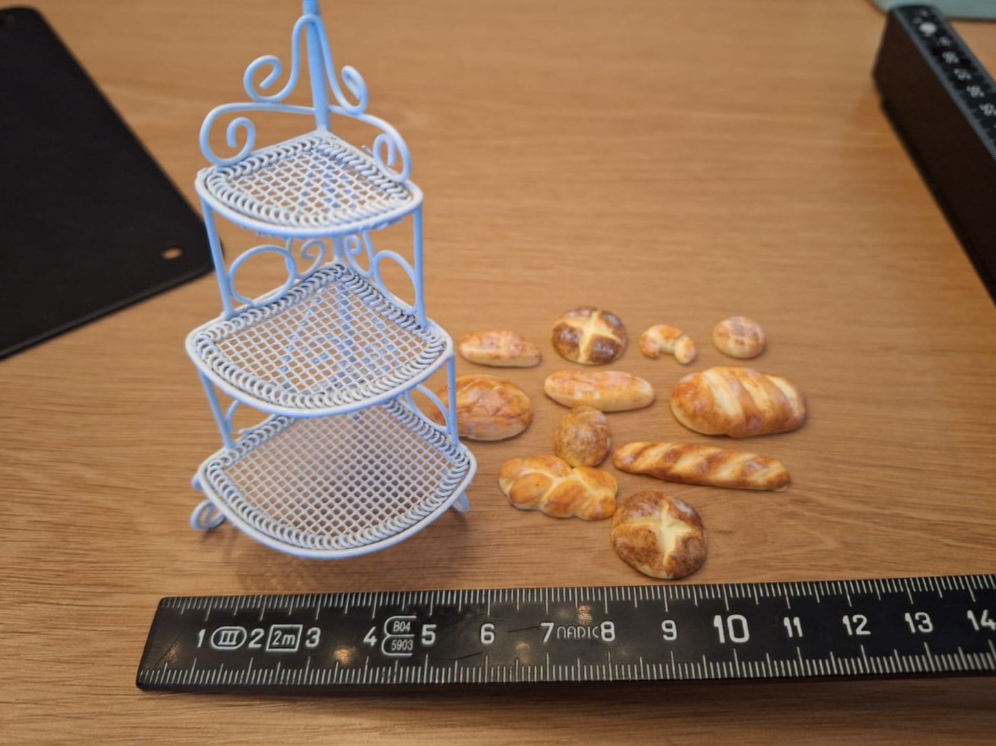 Case e mobili per bambole: Puppenhaus Brotgestell – Nuovo (secondo la descrizione) da Zürich venduto da HandmadeTinyFood 4