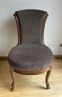 Antiker Stuhl Nussbaum
