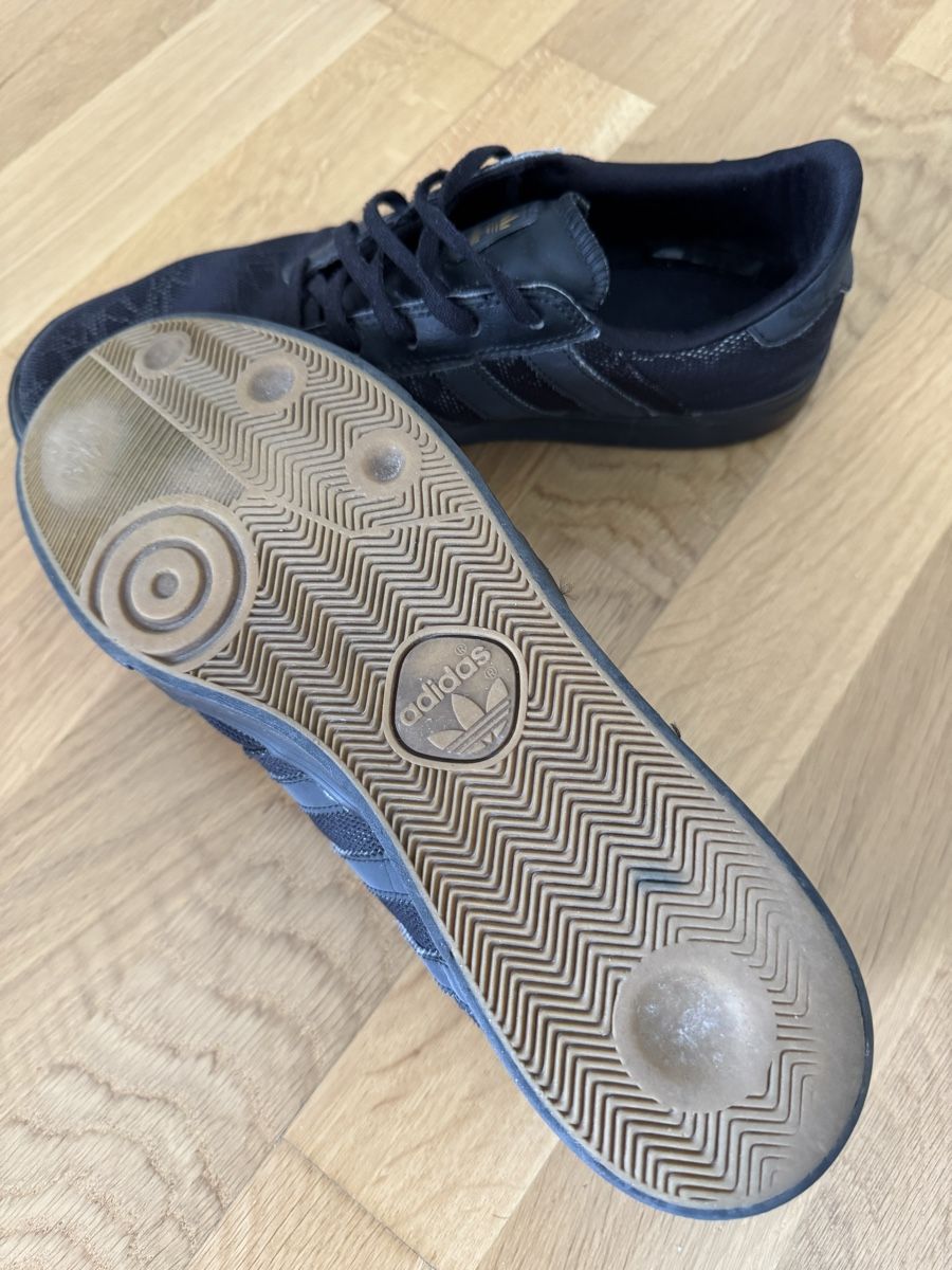 Chaussures hommes: Sneaker Addidas Grösse 44. 2/3 – D'occasion à Regensdorf par scheissspiel 4