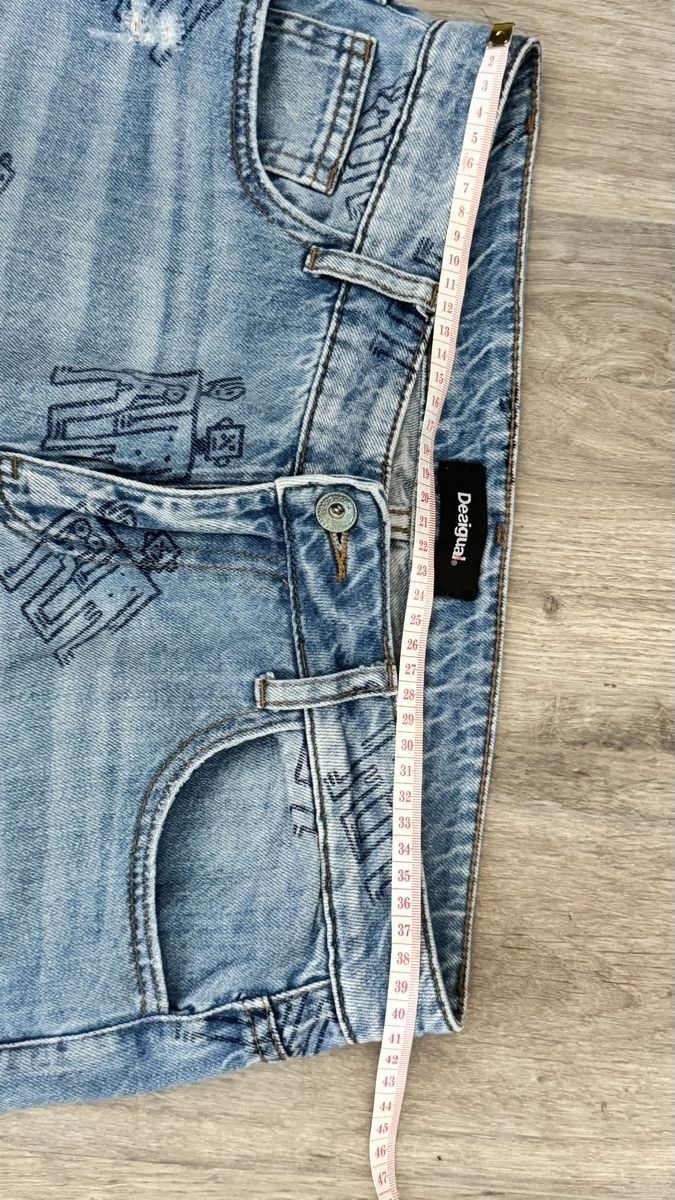 Desigual Jeans: Desigual Jeans Damen  – Usato da Mörigen venduto da TimelessFinds 1