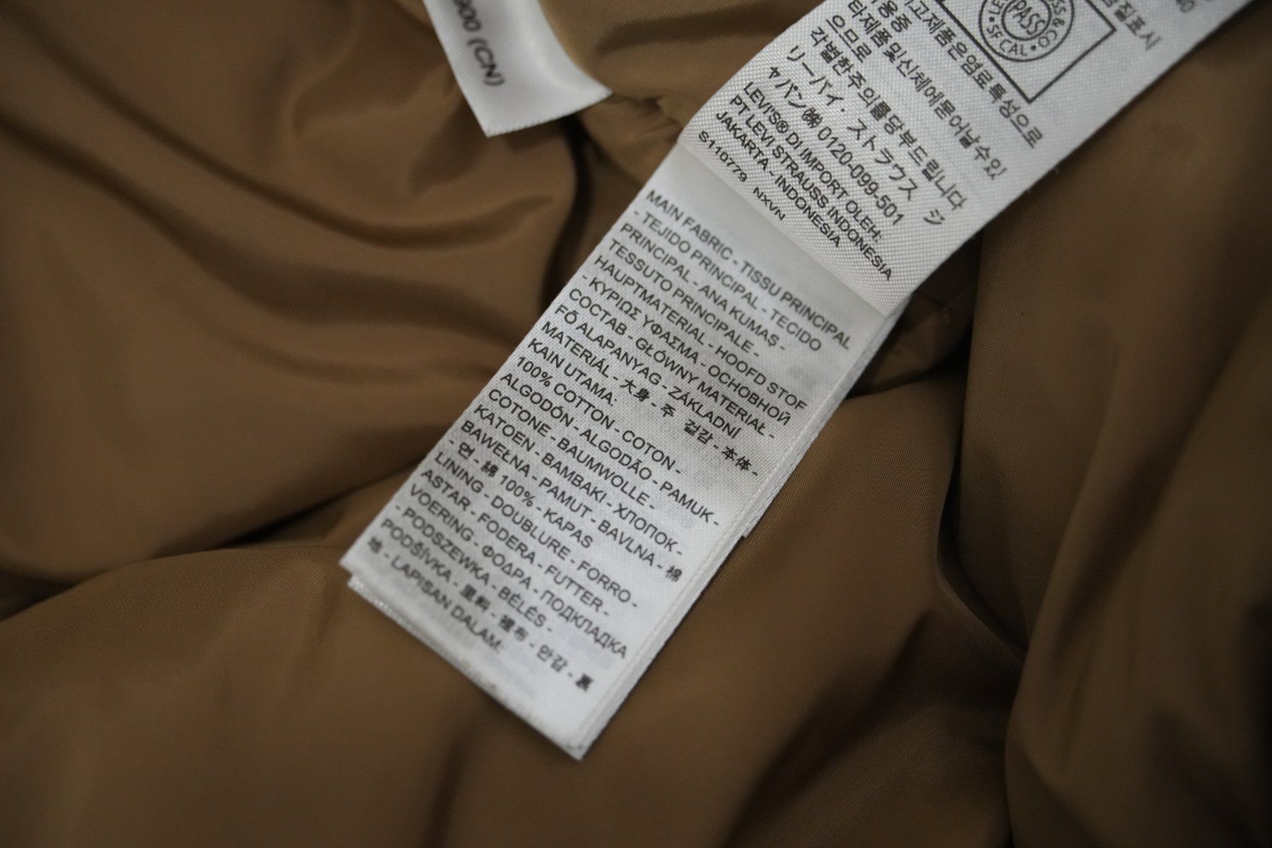 Levi's Giacche: Levis Corduroy Down Jacket – Usato da Neuchâtel venduto da yan_lq56 6