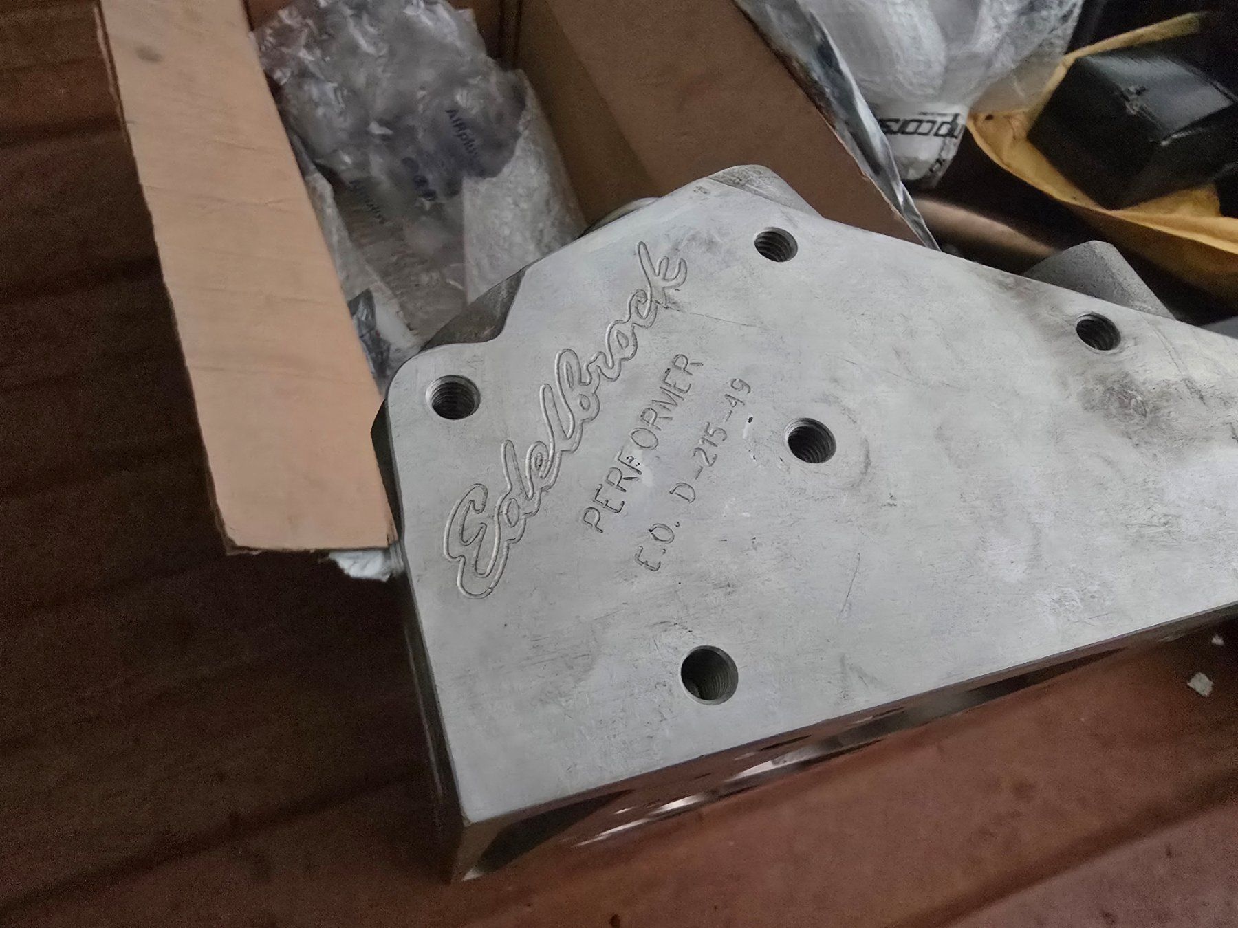 Pontiac Motoren: 2 Culasses Edelbrock Performer aluminium Pontiac 400 – Gebraucht aus Vollèges von Catogne1941 5