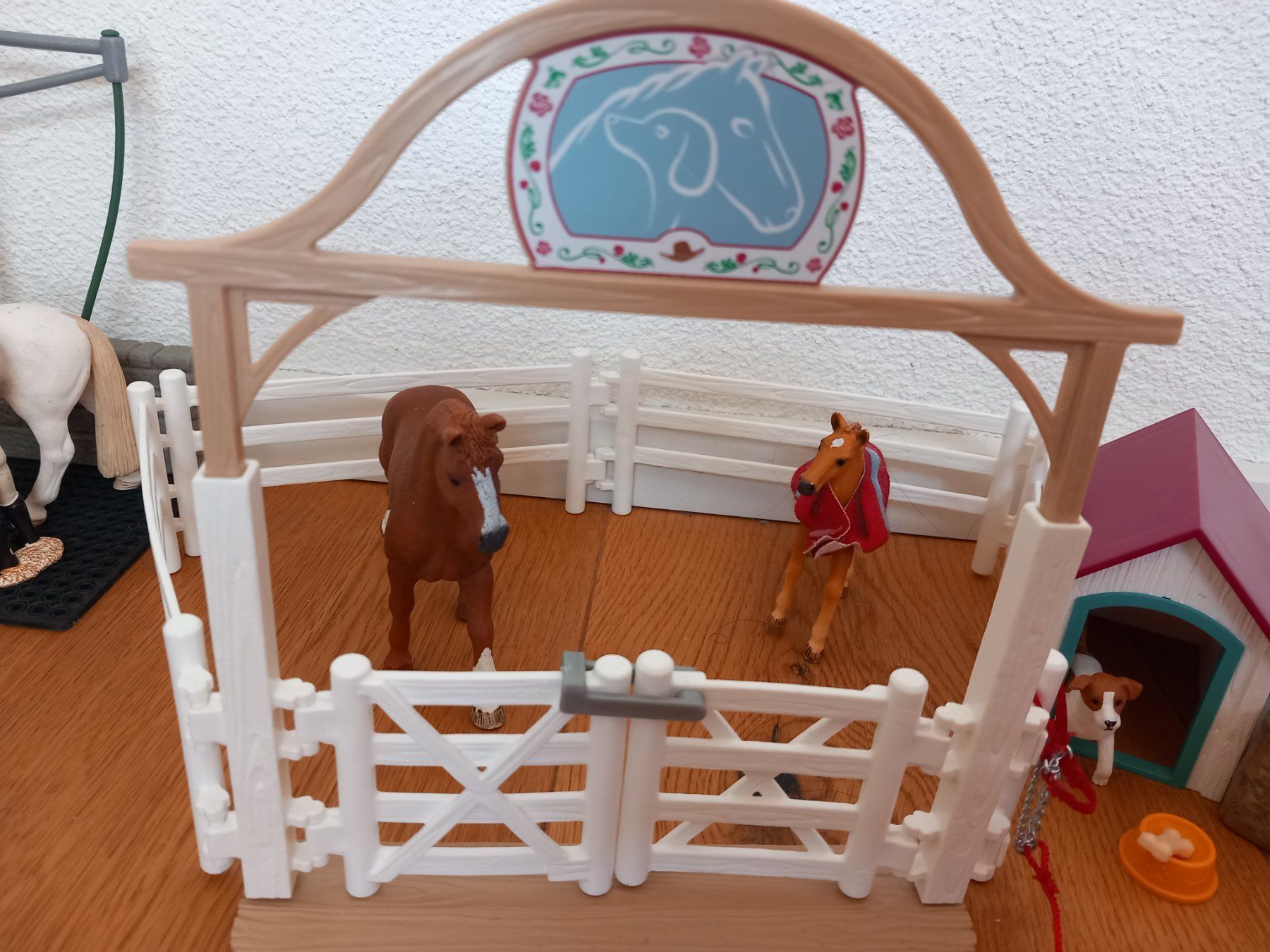 Schleich Spielzeuge: SCHLEICH Stall und Picknick-Konvolut – Gebraucht aus Unterengstringen von Nincraft 4