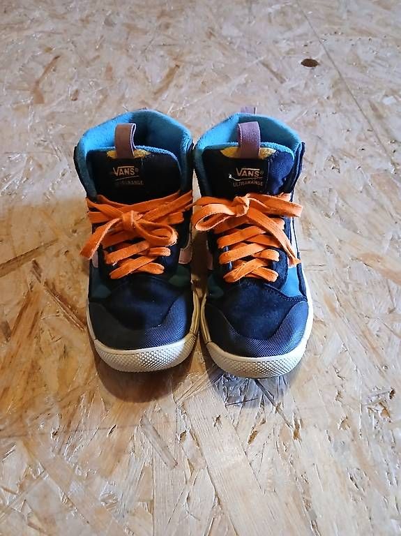 Vans Herrenschuhe: Chaussures d'hiver VANS – Gebraucht aus Lignières von Fourx