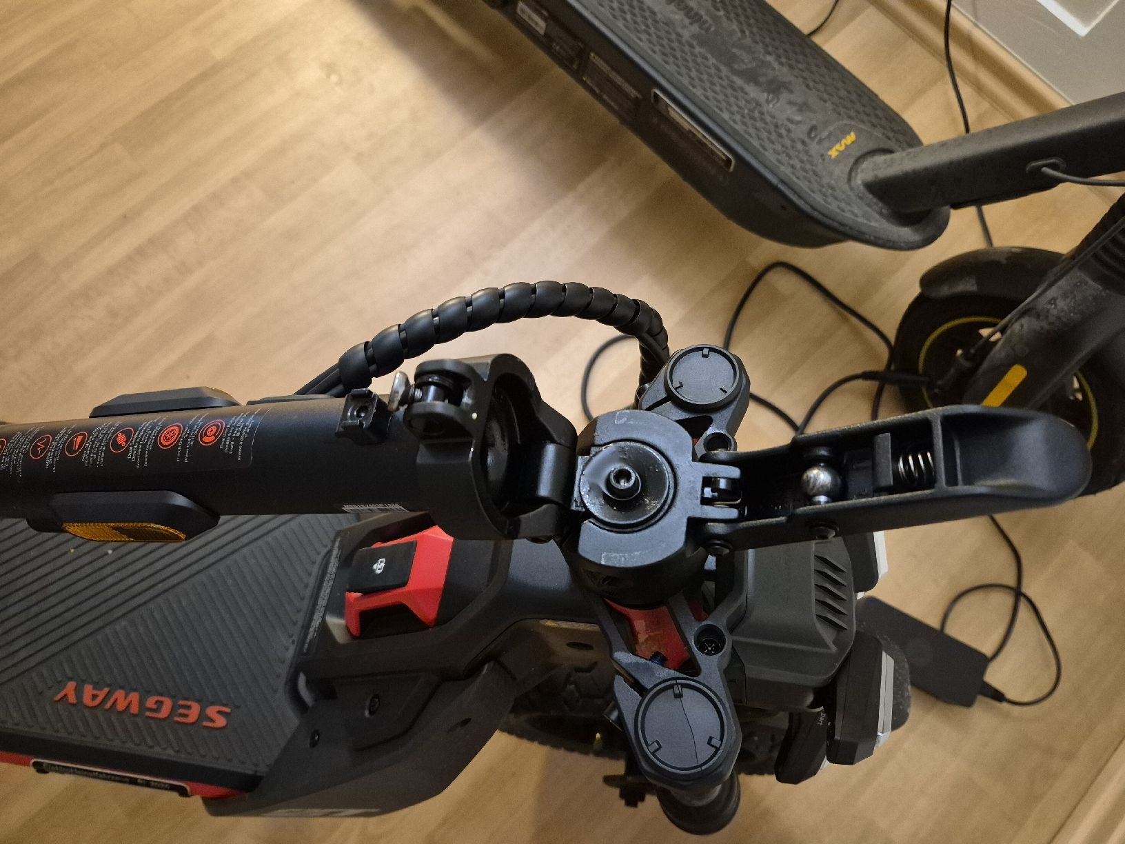 Segway Kickboard: 2 E trottis im Super Zustand. – Neu (gemäss Beschreibung) aus Dielsdorf von BARDARRU 2