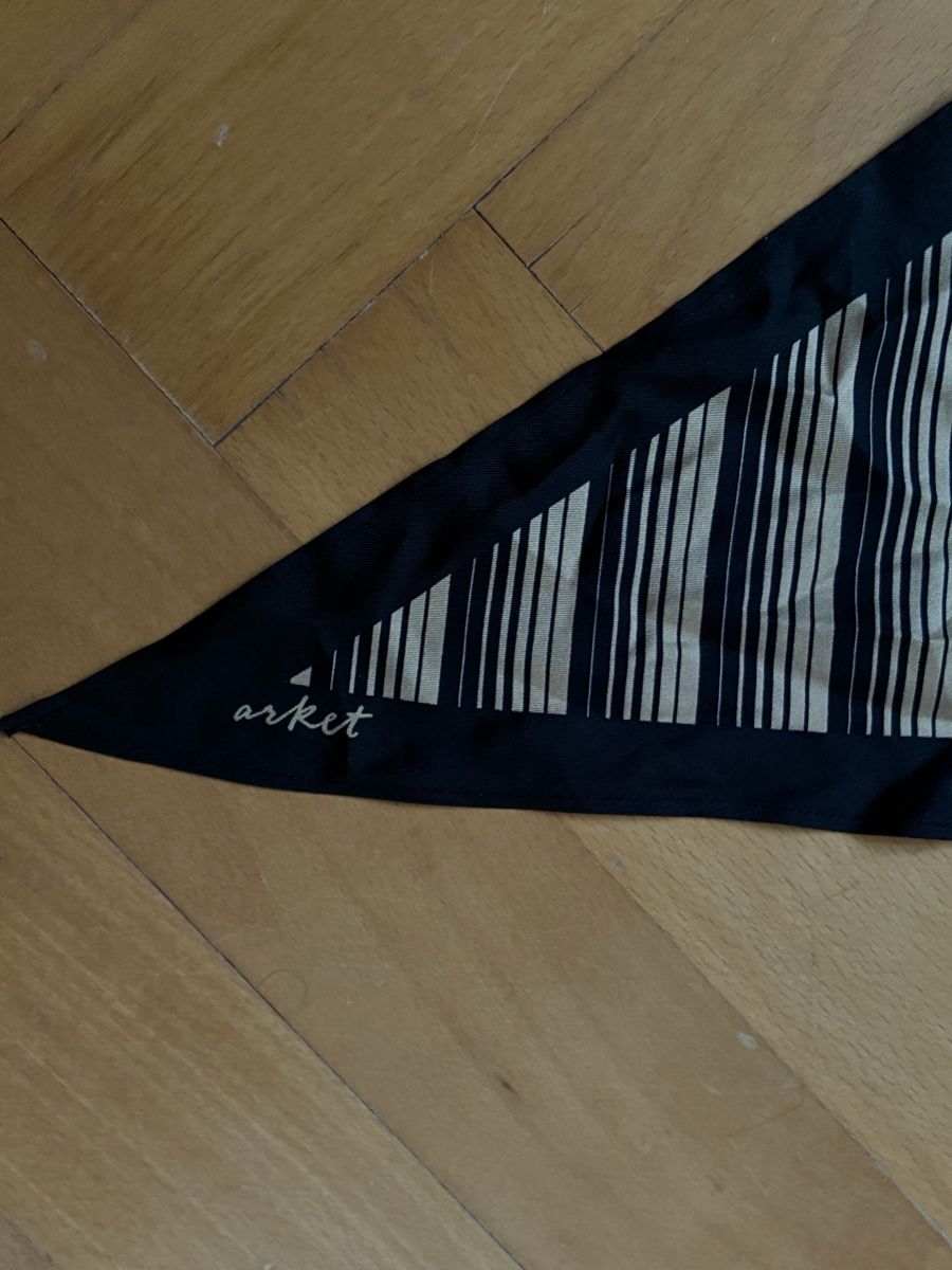 Foulard & Sciarpe: Arket Foulard – Usato da Zürich venduto da vsro 1
