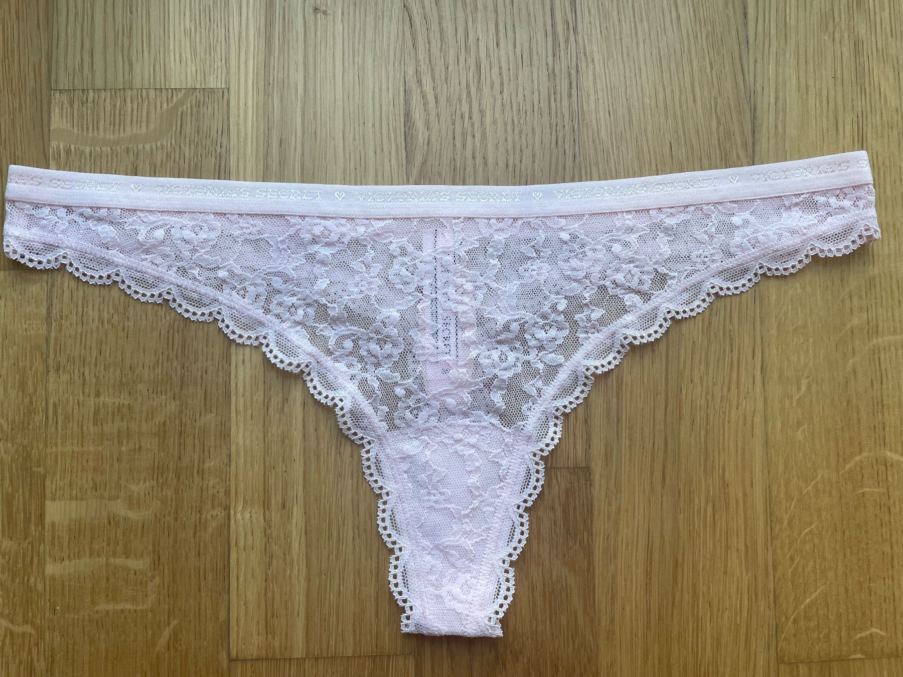 Victoria’s Secret Lace Thong S NEW (Neu und originalverpackt) in ...