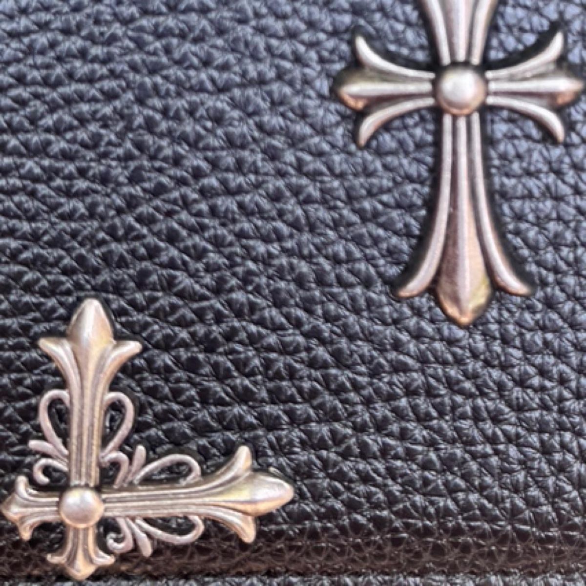 Chrome Hearts Portafogli: Gothic Cross Leather Wallet - Black with silver cross  – Nuovo e nell'imballaggio originale da Caviano venduto da reselleo21 3