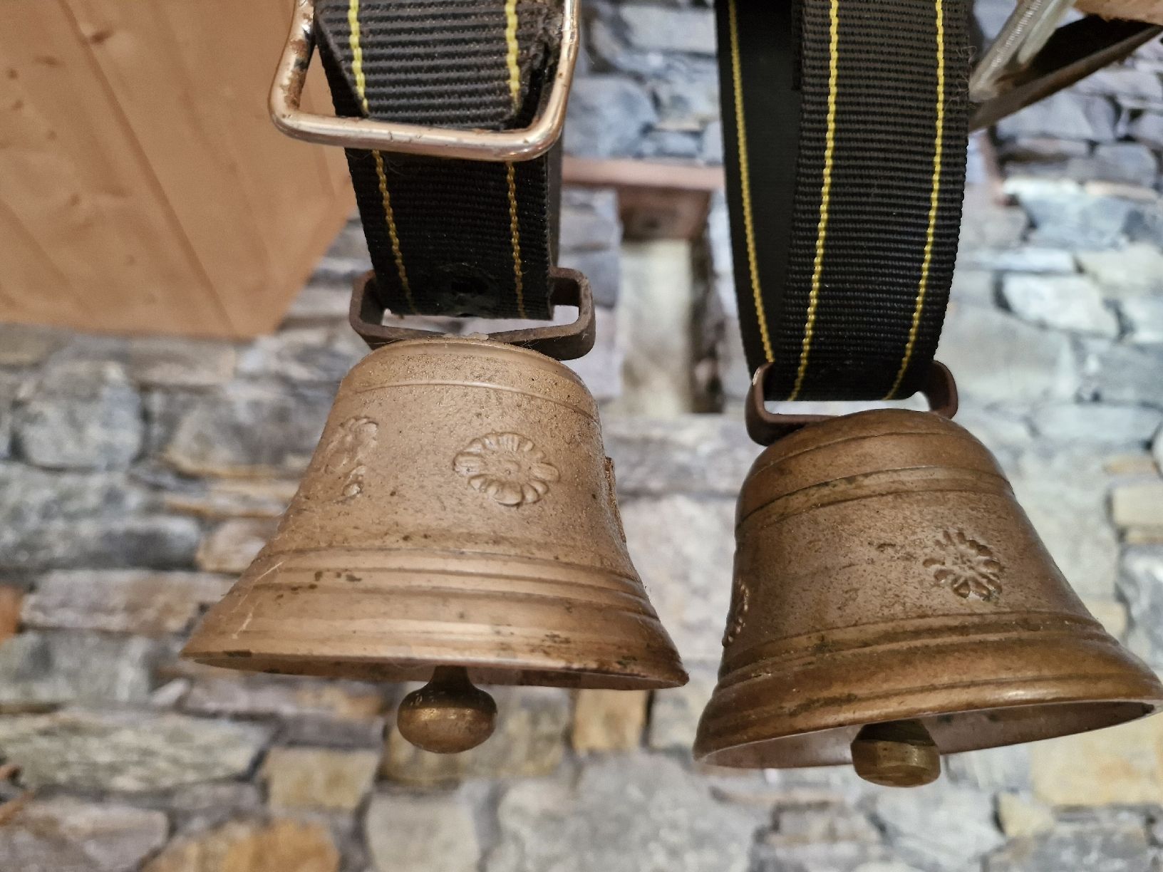 Glocken & Treicheln: Glocken Treicheln  – Gebraucht aus Guarda von rue_bpd7 1