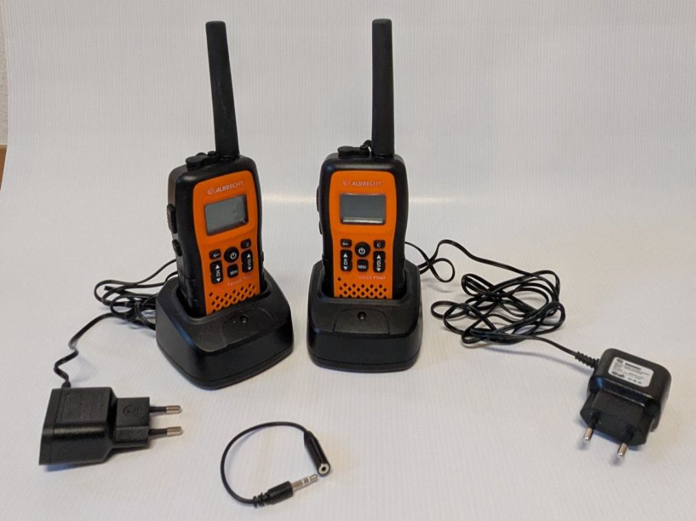 Radiocomunicazione: Albrecht Tectalk Float 2er Set Funkgeräte - Walkie-Talkie – Usato da Bern venduto da karlschnitmann