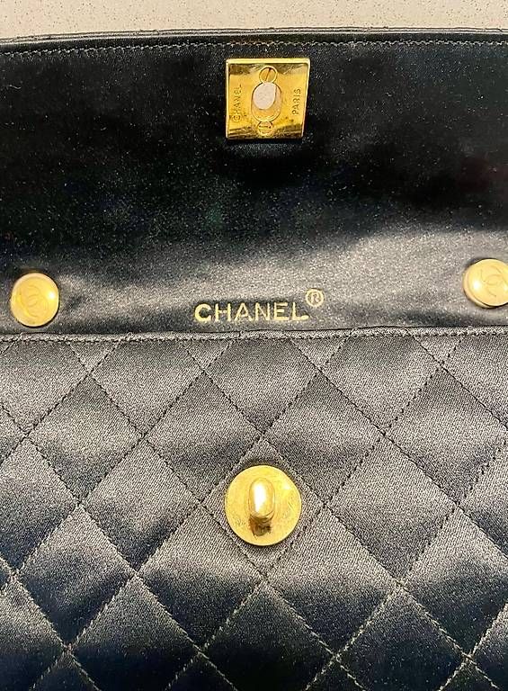 Sacs femmes: Chanel Mini Timeless/Classique in raso nero – D'occasion à Balerna par mgi_gtp5 1
