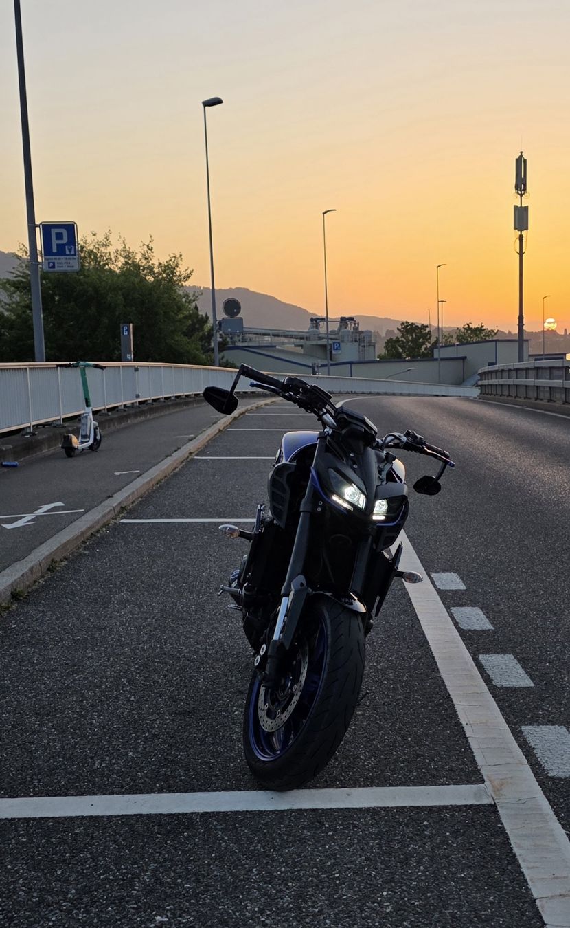 Yamaha Strada: Mt09 2020 – Usato da Zürich venduto da mic_n9qy 2