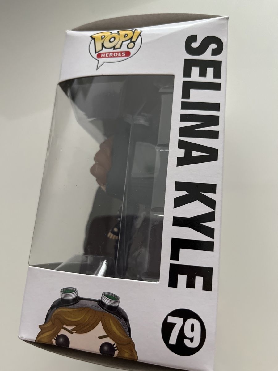 Funko Figurines: Funko pop Gotham Selina Kyle 79 – D'occasion à Yverdon-les-Bains par vin_95zk 4