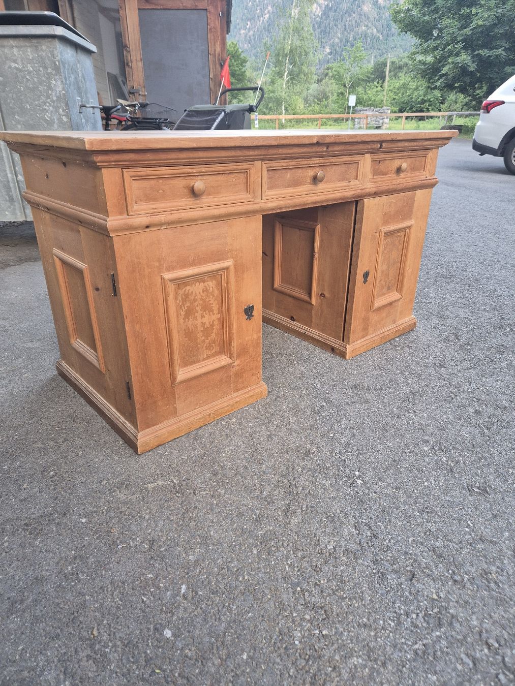 Scrivanie: Arvenmassivholz Pult – Usato da Felsberg venduto da HWSDesign
