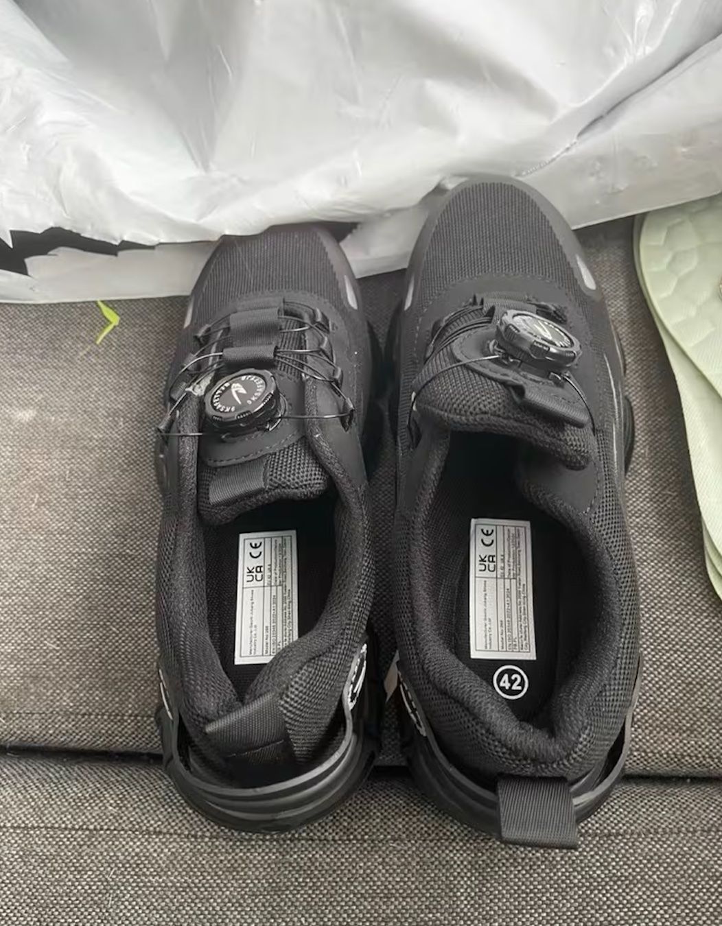 Chaussures hommes: Chaussure de sécurité taille 42 – Neuf (Voir description) à Bienne par Daniel_Schader 2
