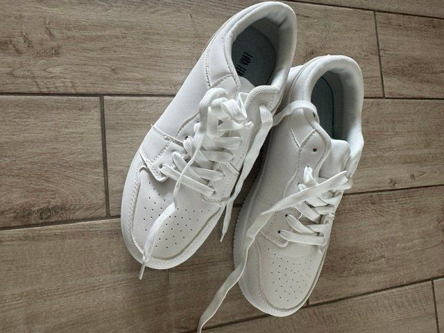 Scarpe da donna: Turnschuhe Gr. 39 weiss – Nuovo (secondo la descrizione) da Opfikon venduto da onlineschweiz 1