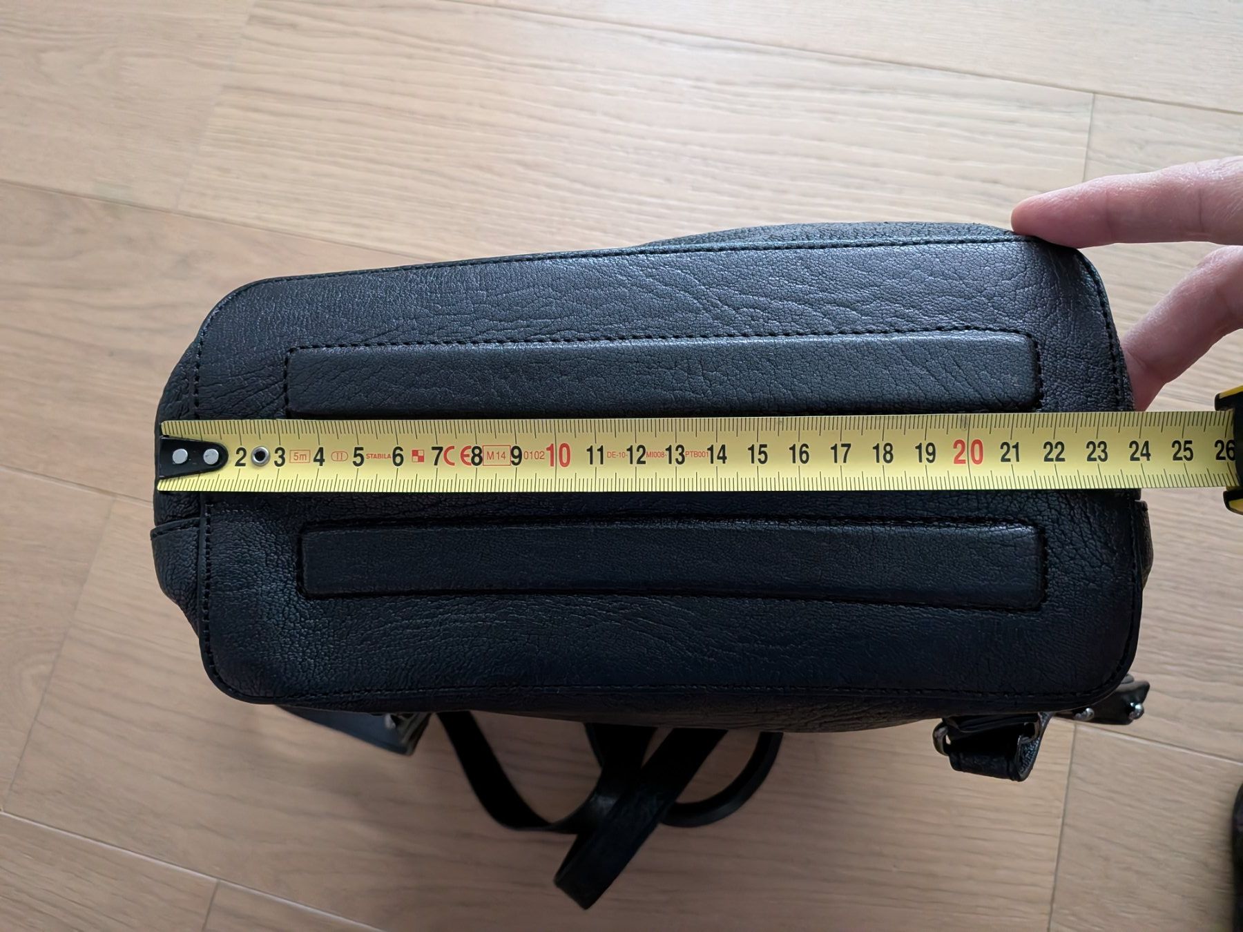 Zaini: Black leather backpack AGL – Usato da Zürich venduto da vdenisa1 3
