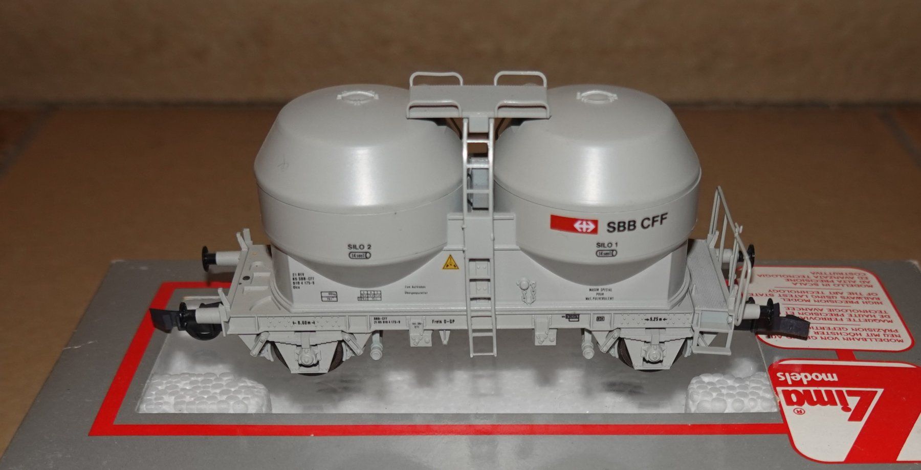 Roco Modelleisenbahnen: H0 5 Güterwagen Roco, Lima, Liliput – Gebraucht aus St. Gallen von bruenig0m 1