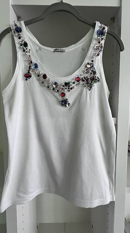 Top: Original Miu Miu Top mit Schmucksteinen – Usato da Zürich venduto da JustynaB