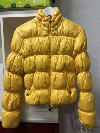 Moncler Daunenjacke Grösse 3 gelb guter Zustand