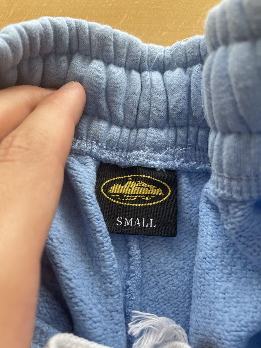 Corteiz Pantaloni: Pantalon Corteiz bleu ciel - Taille S – Nuovo (secondo la descrizione) da Bussigny venduto da Z.seller 2