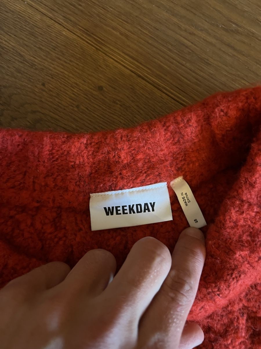 Weekday Pulls & Sweat-shirts: Strickpullover Weekday – D'occasion à Balgach par lor_28v2 2
