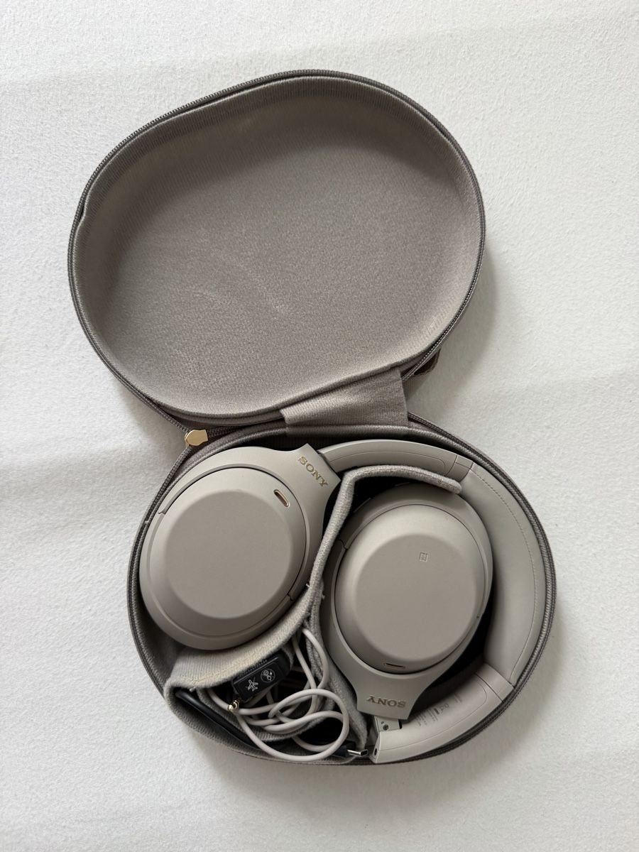 Sony Cuffie: Sony WH-1000XM4 – Nuovo (secondo la descrizione) da Bern venduto da thi_857v