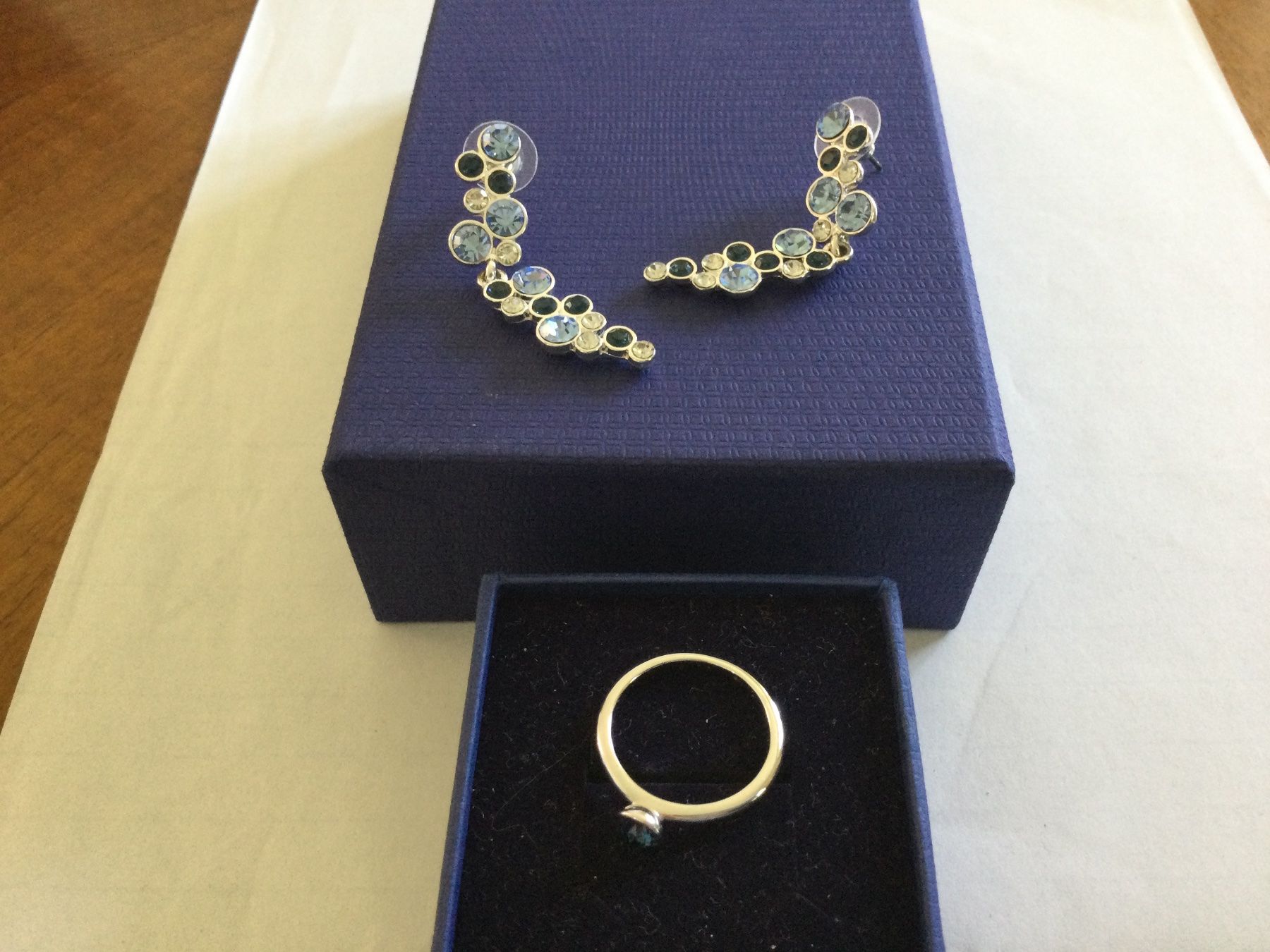 Ohrringe & -stecker: Modeschmuck, Ohrstecker, Ring – Gebraucht aus Münchenbuchsee von kruseli 1