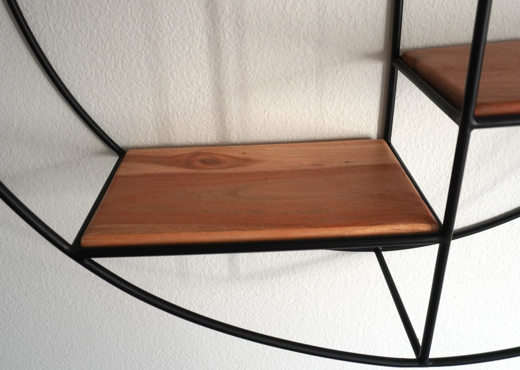 Regale: Rundes Wandregal 90/90/21 cm – Gebraucht aus Binningen von LuizaS9 1