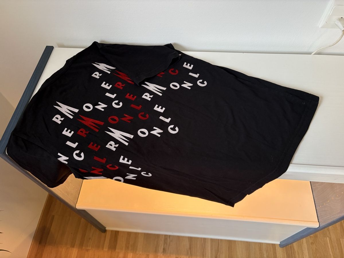 Moncler T-Shirts: Moncler T-Shirt, Gr. M/L – Neu und originalverpackt aus Rorschach von CREDOCONTRO 5