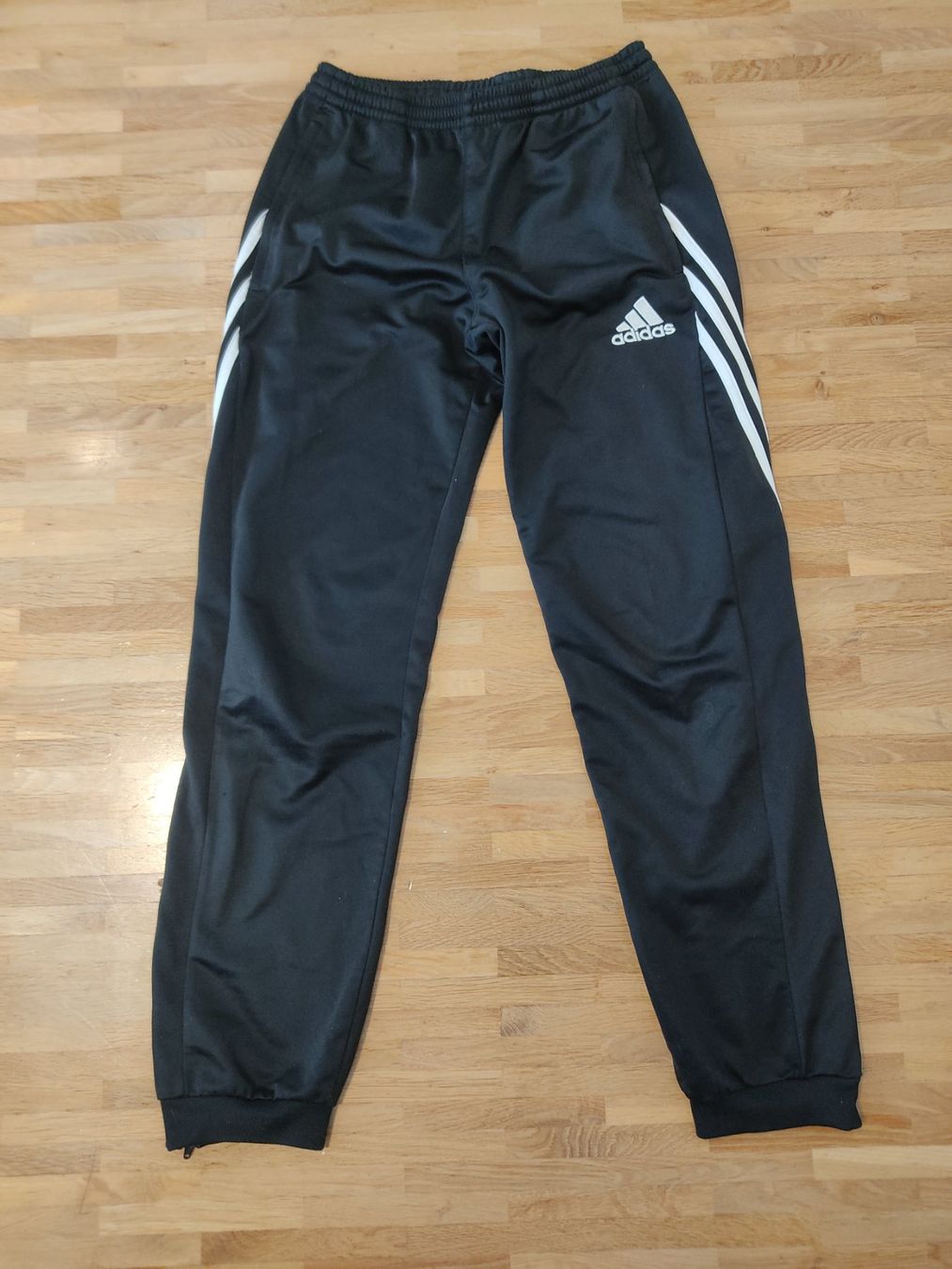 Pantaloni: Adidas Trainerhose – Usato da Oberwil BL venduto da jbu_tfp2