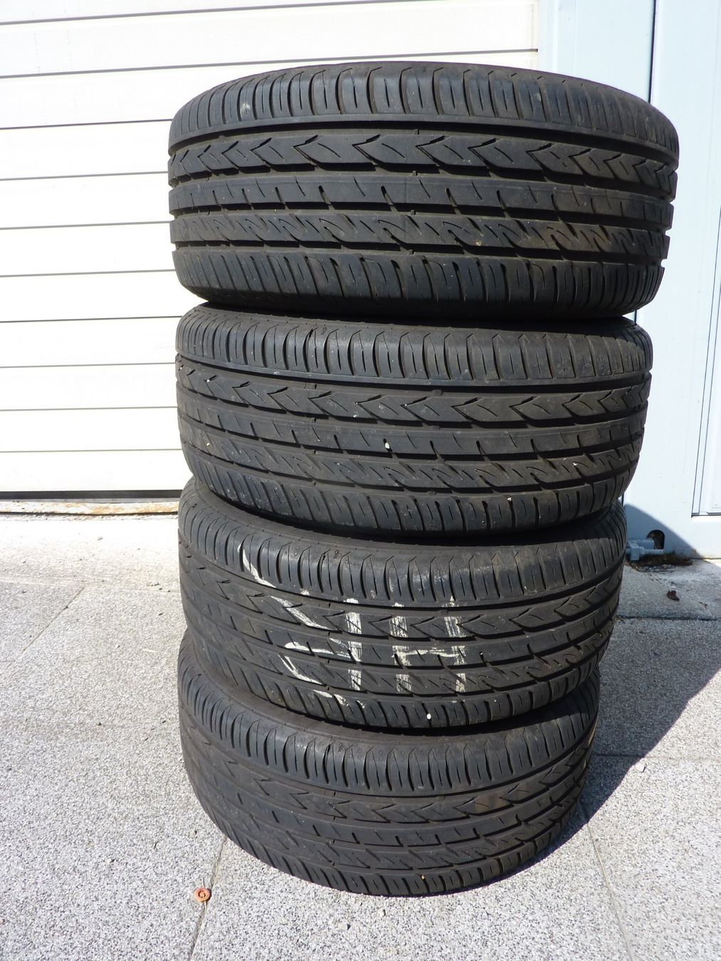 Volkswagen Pneus & Roues: Original VW EOS Kompletrad 16Zoll – D'occasion à Niederscherli par Zahnd1 8