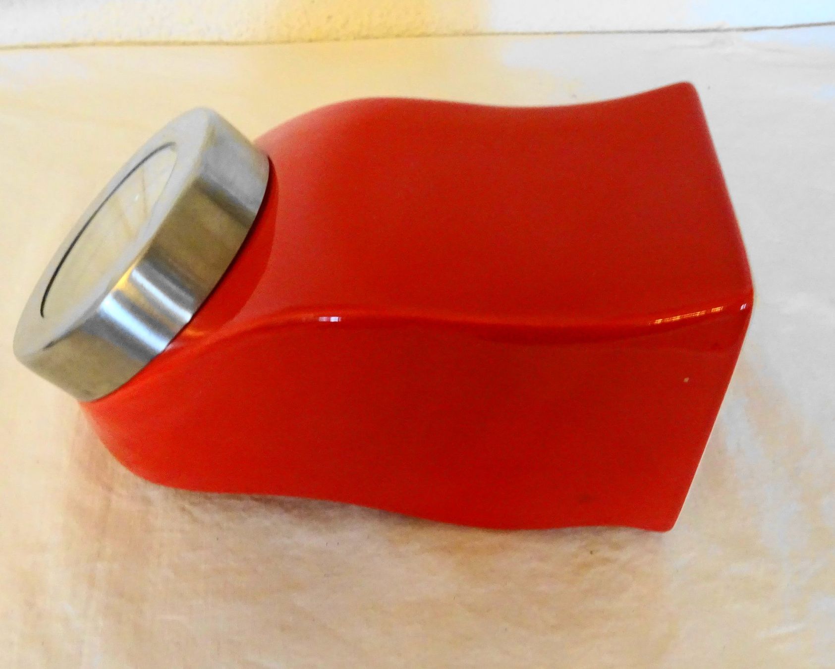 Sonstige Dekorationen & Accessoires: Rote Keramik Kaffee Dose mit Löffel, Memphis-Stil – Gebraucht aus Zürich von Connie8 5