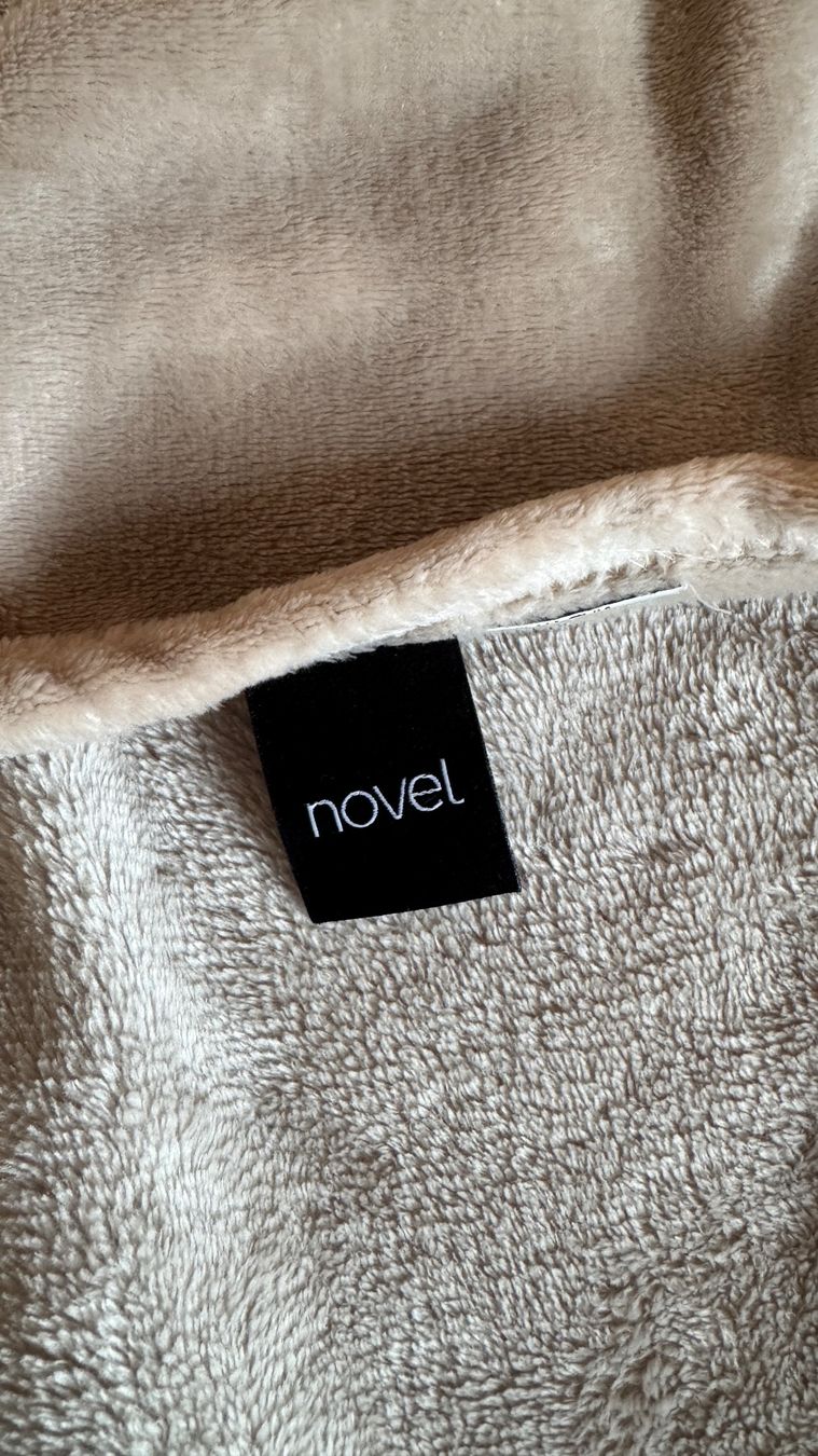 Coperte: Belle couverture taupe Pfister – Usato da giffers venduto da sev_c9x9 3