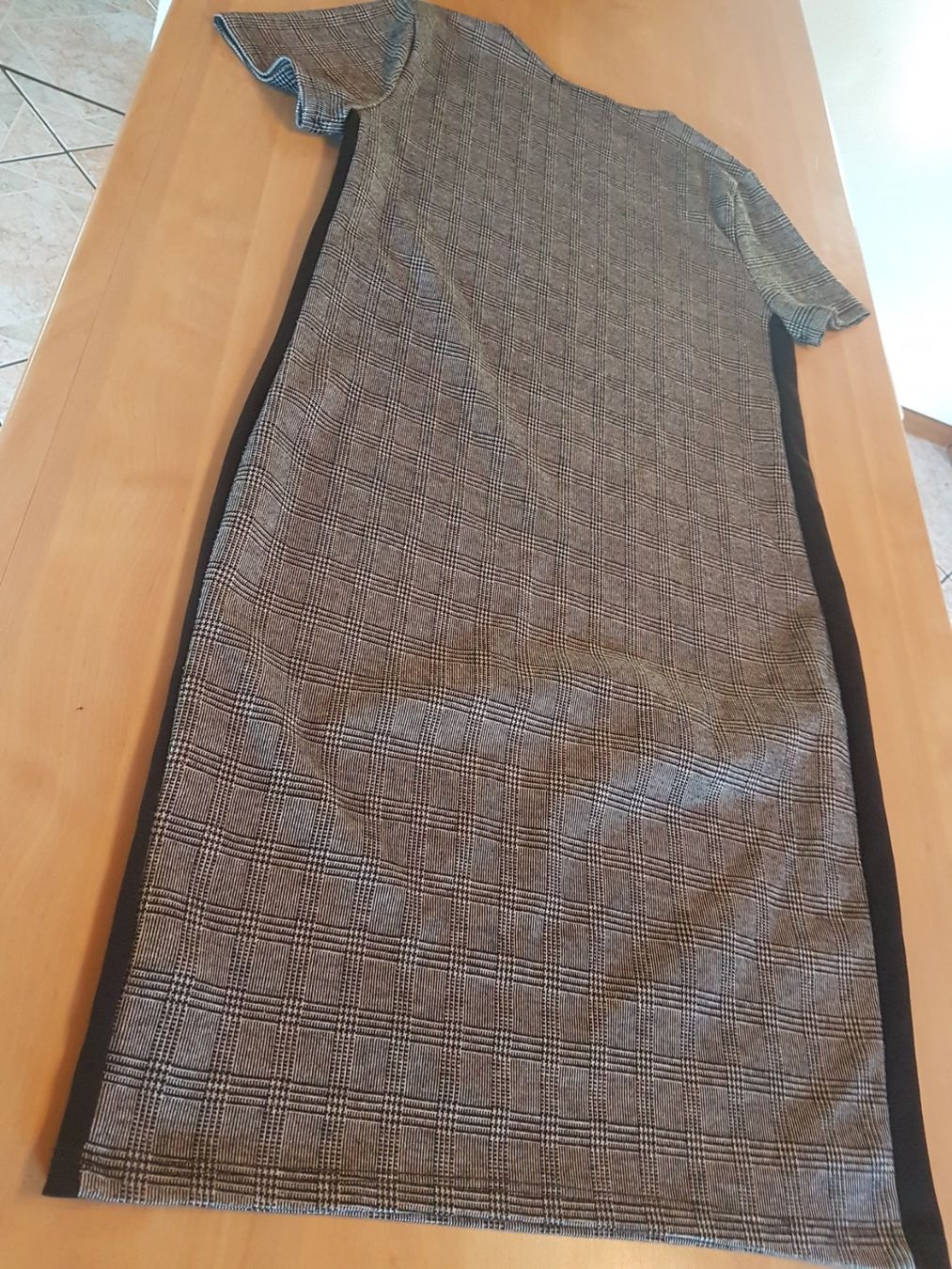 Vestiti: Robe taille XS marque One Clothing – Usato da Villiers venduto da san_jn5w 4
