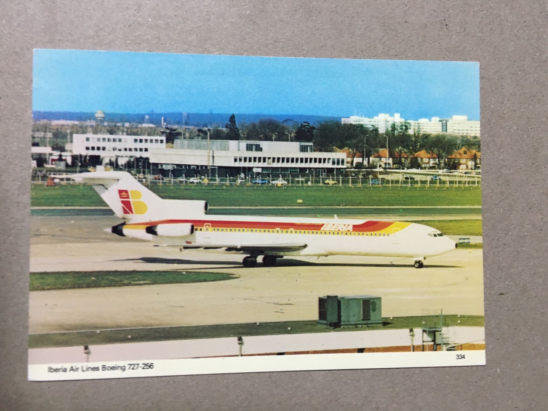 Cartoline postali: AK Flugzeug Iberia Boeing – Usato da Küttigen venduto da Melisch1000