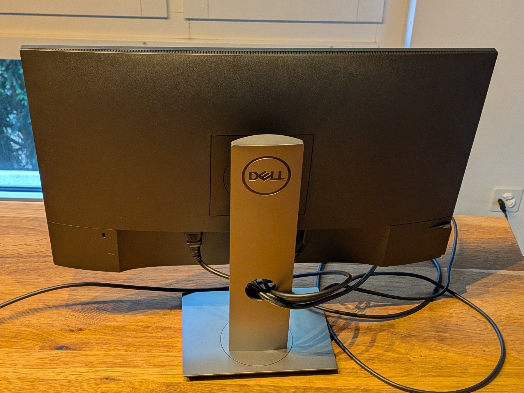 Dell Monitor: Monitor Dell P2419H 24" FullHD, IPS-Panel – Usato da Zürich venduto da schnifel 1