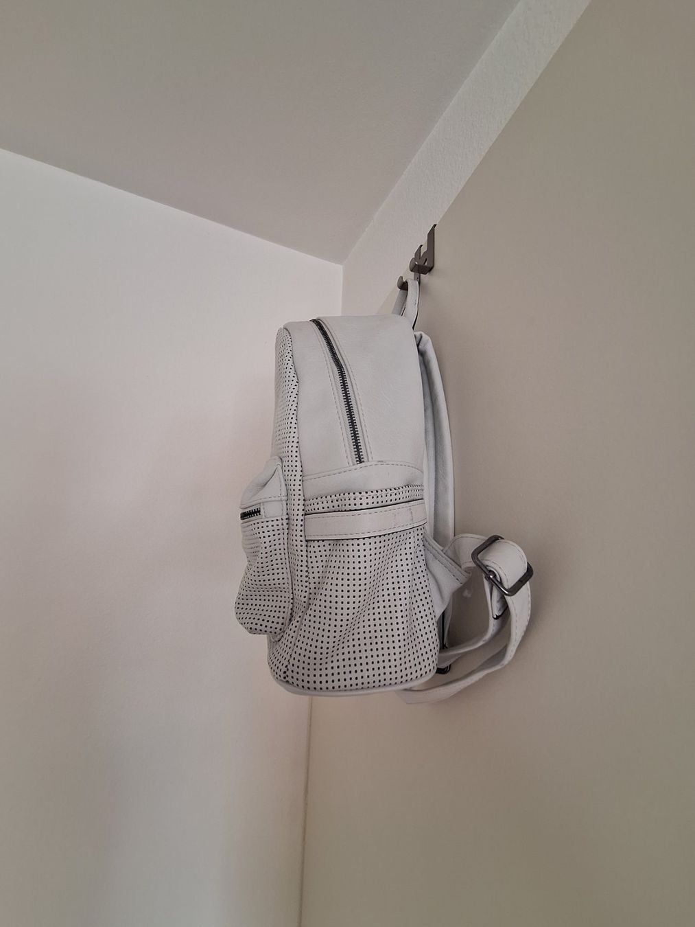 Zaini: Rucksack hellgrau, Top Zustand. – Usato da Worb venduto da nfsolutions 1