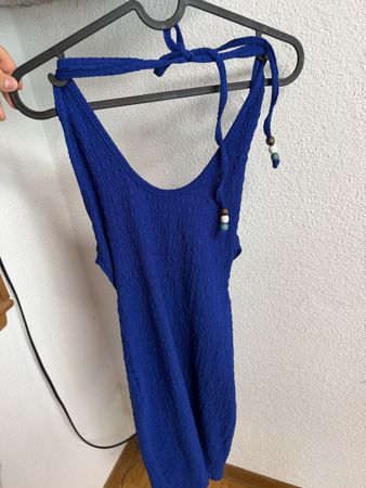 Kleid blau Kräuseloptik mit Perlen Grösse M neuwertig