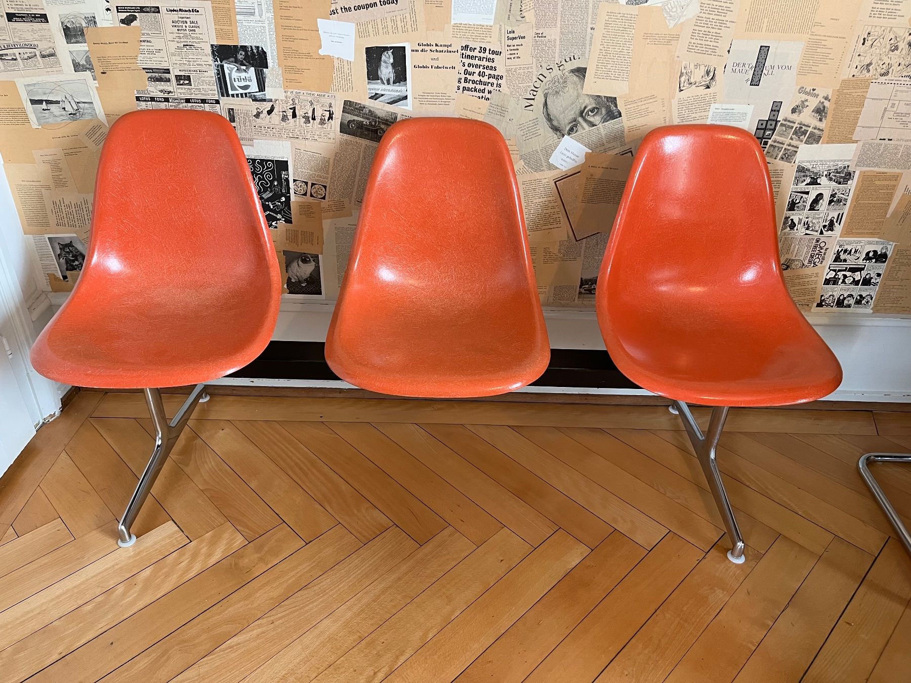 Herman Miller Sedie: Vintage Eames Tandem Shell Seating (fiberglass) – Usato da Bern venduto da goodlife
