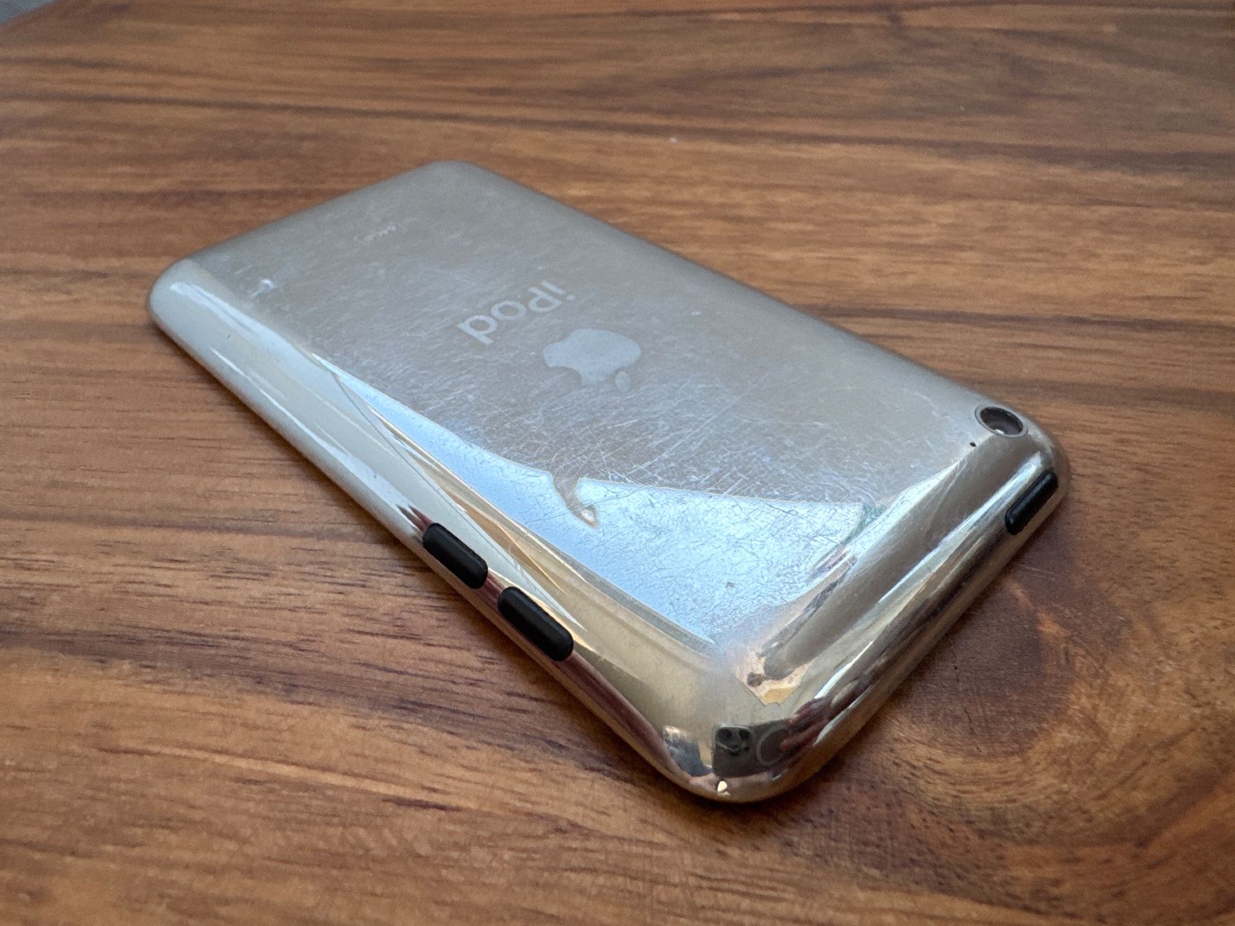 Apple Lettore multimediale portatile: iPod touch 4G 64GB teildefekt – Usato da St. Gallen venduto da hae_6rmh 5