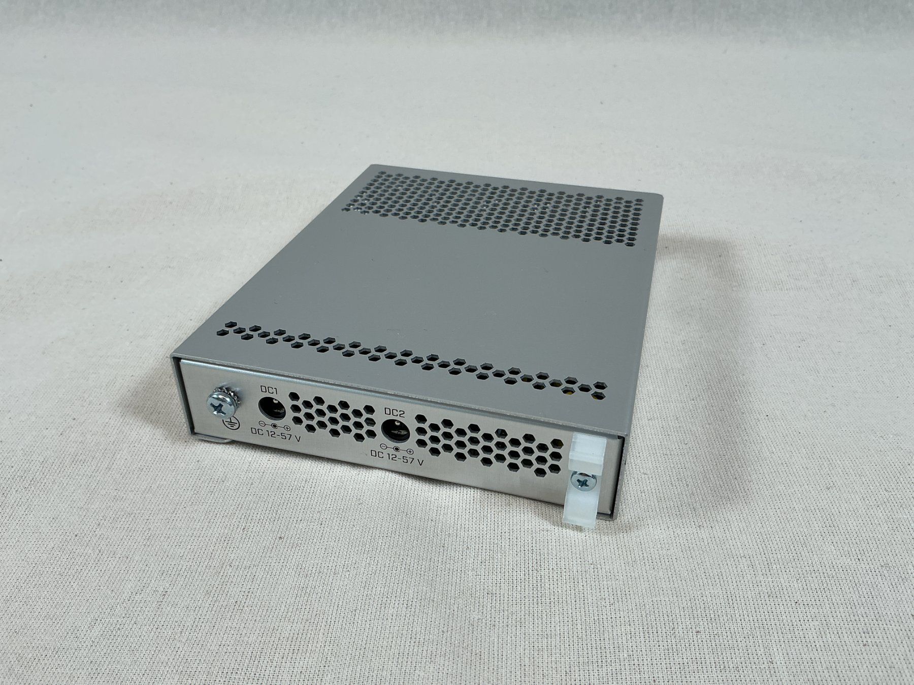 Hub & Switch: MIKROTIK Netzwerk Switch – Usato da Richterswil venduto da Restwert_Richterswil 3