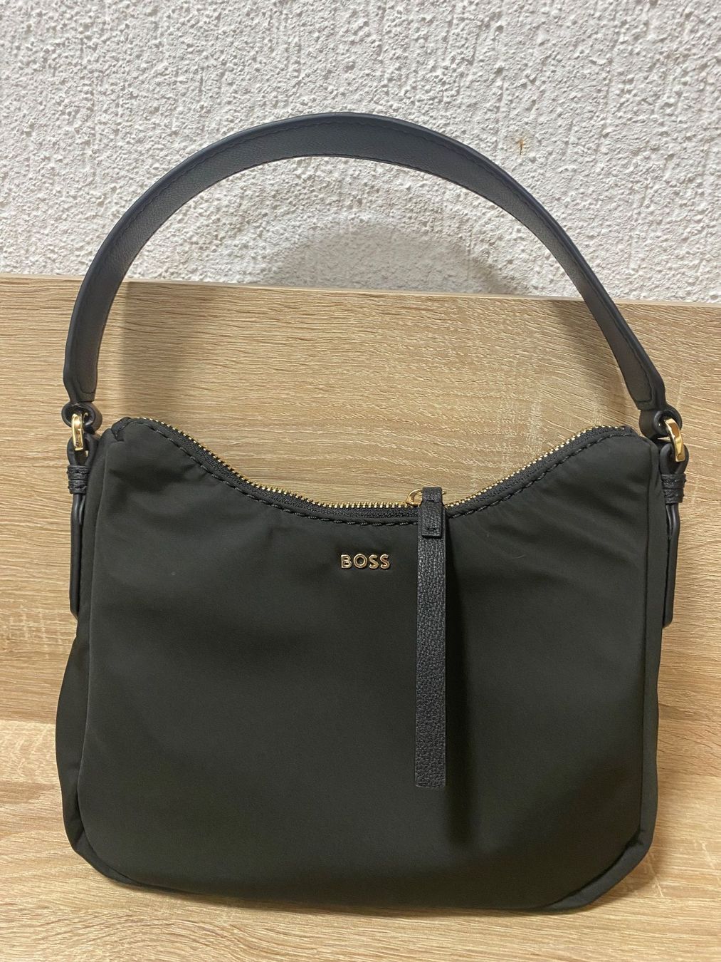 Hugo Boss Taschen für Damen: Handtasche BOSS – Gebraucht aus Bösingen von Trigusik