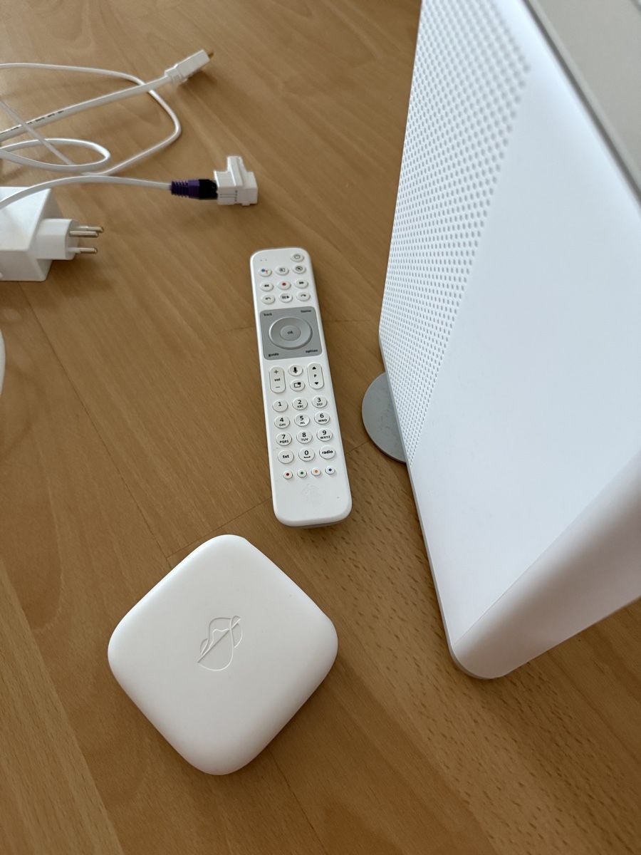 Swisscom Modem & Router: Swisscom internet Box 5 + TV Box 5 – Usato da Toffen venduto da barkeeper13 1